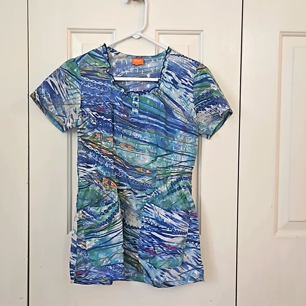 Scrub top